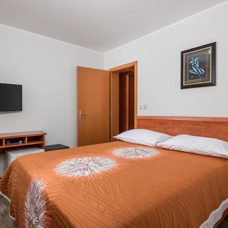 Guest House Ana Baška Eksteriør billede